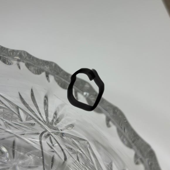 Crystal bowl 8” round for that fancy luncheon, engagement party or decoration - Picture 8 of 8